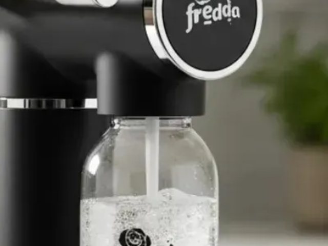 Garrafa Fredda encaixada na gaseificadora
